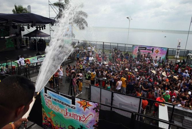 ATP aprueba 127 mil dólares para lanzar agua en culecos de Carnaval capitalino