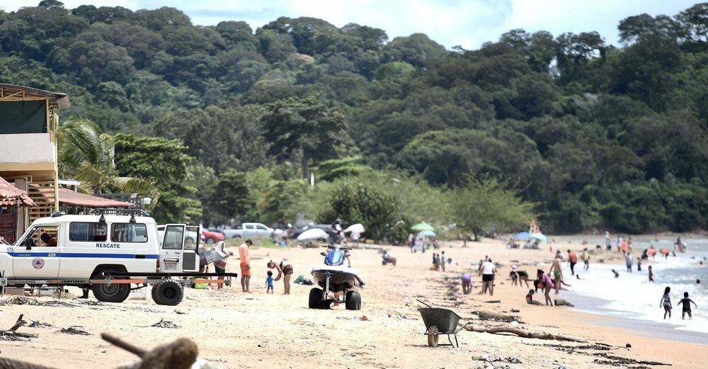 Más de 2 mil personas visitaron playas y ríos el fin de semana; devolvieron 37 vehículos por incumplir con la burbuja familiar