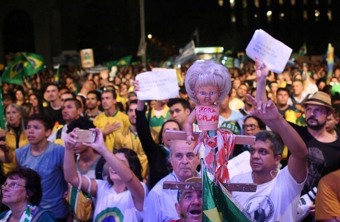 Protestas contra Rousseff y Lula da Silva en nueve estados de Brasil