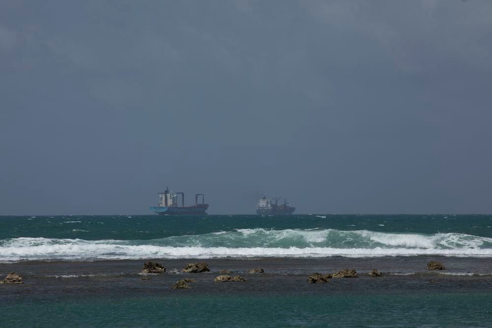300 marinos panameños están atrapados en alta mar por el bloqueo 
