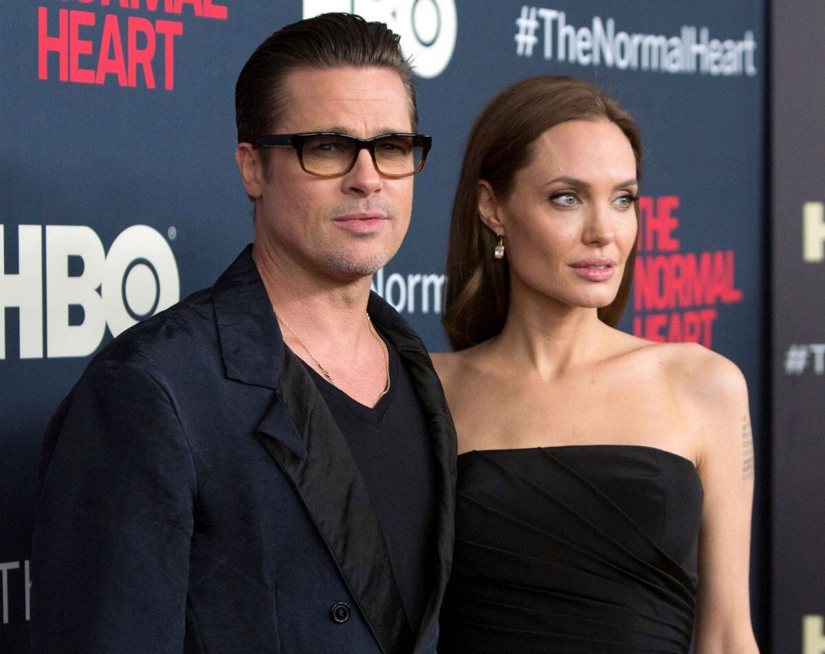 Brad Pitt dice que le ha dado millones de dólares a Angelina Jolie