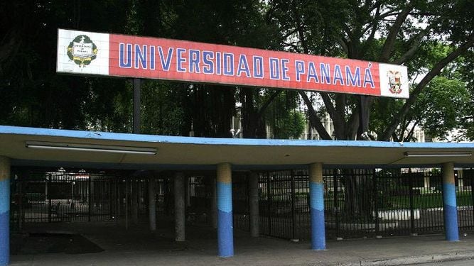 Presidente Varela ofrece recursos para laboratorio de la UP