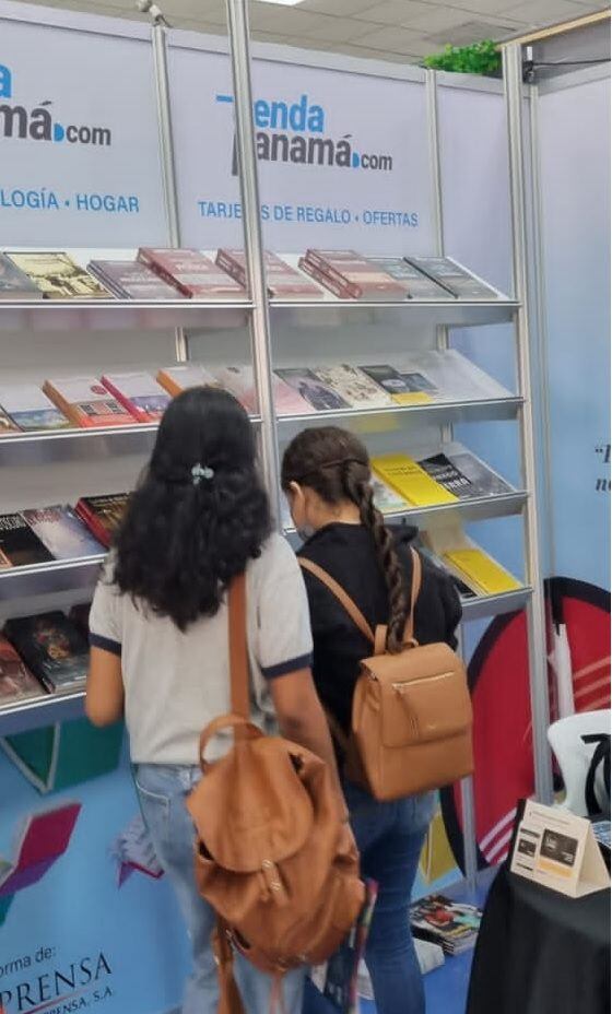 El stand de Tiendapanama.com en la Feria Internacional del Libro Panamá 2023