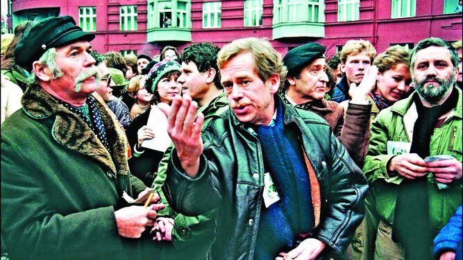 la primavera de praga  el papel de los escritores la prensa panama