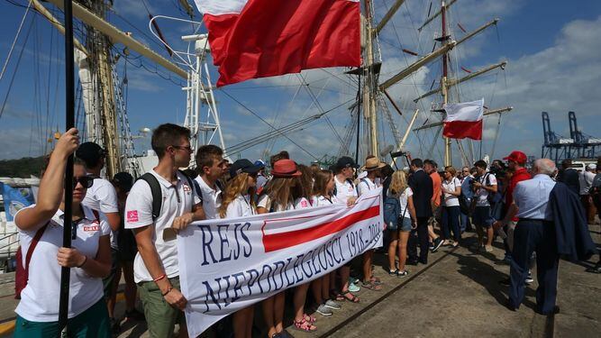 Peregrinos de Polonia llegan en un velero para participar de la JMJ