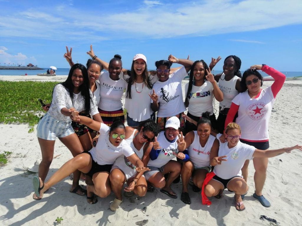 Aprendiendo y riendo juntas: 9 grupos de mujeres para unirse en Panamá