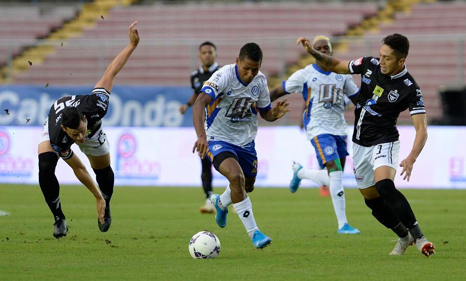 Tres boletos disponibles en sábado de sobrevivencia en la LPF