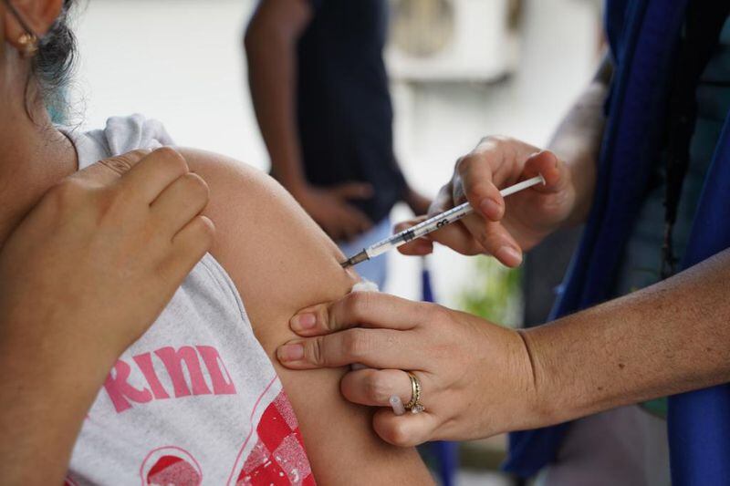 Este fin de semana hay jornada de vacunación en el parque Omar y varios centros de salud
