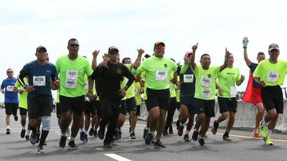 Miles de personas participan en el relevo por la vida 2019