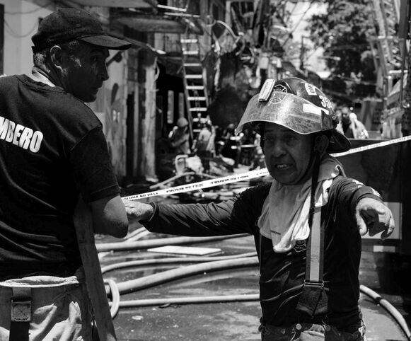Autoridades analizan alternativas para afectados por incendio en El Chorrillo