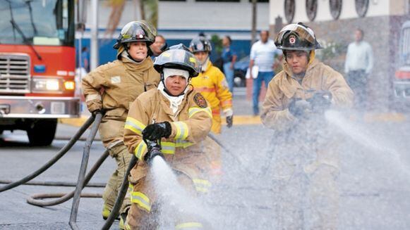 El poder femenino de los bomberos