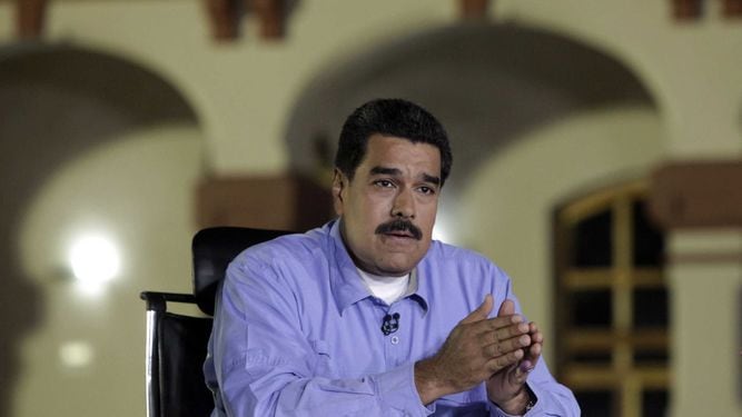 Maduro pide a ministros poner cargo a la orden para hacer 'renovación'