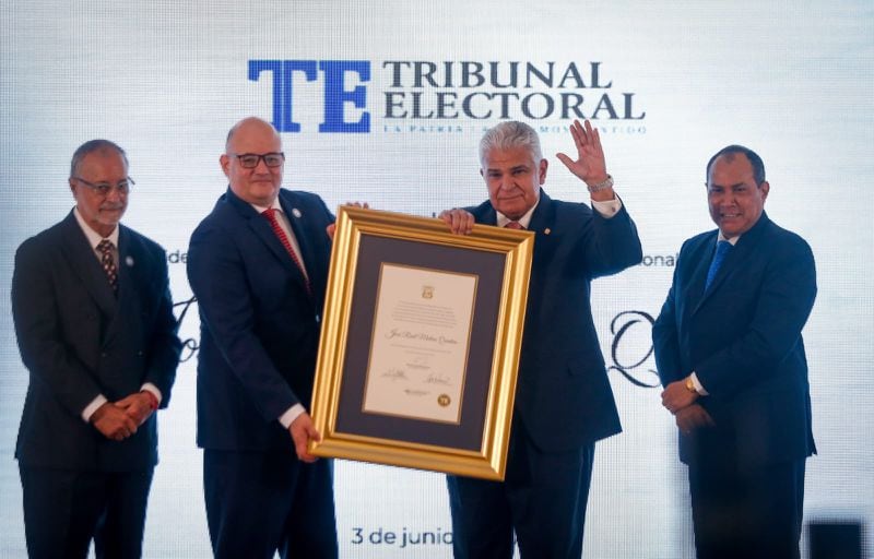 José Raúl Mulino recibe la credencial de presidente electo de la República