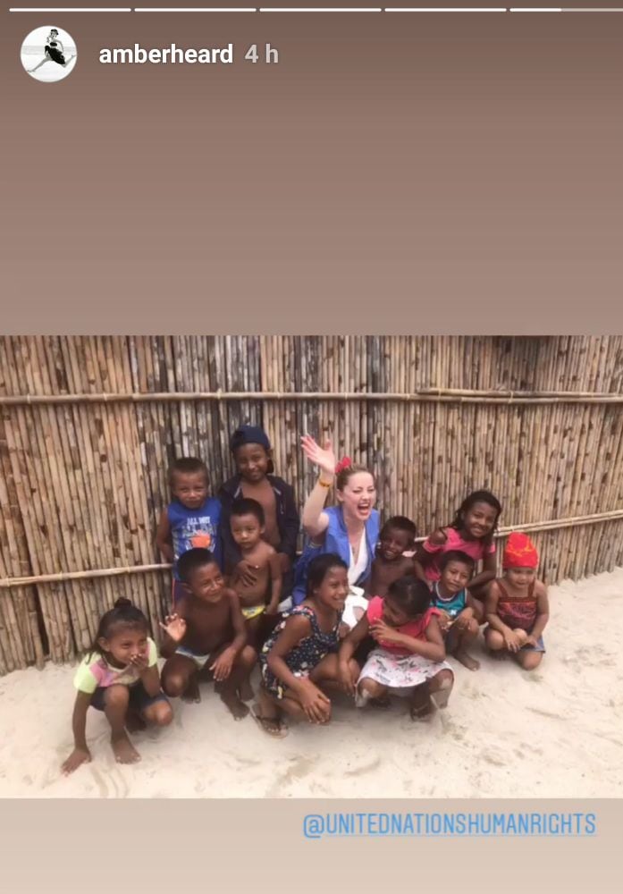 La actriz Amber Heard comparte fotos de su gira a Guna Yala
