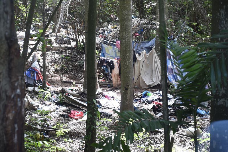 Invasores en Cerro Ancón, un problema social y de salud que crece