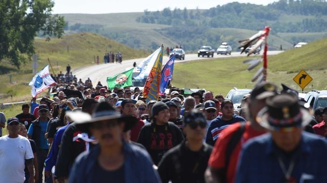 Protesta violenta contra oleoducto en Dakota del Norte