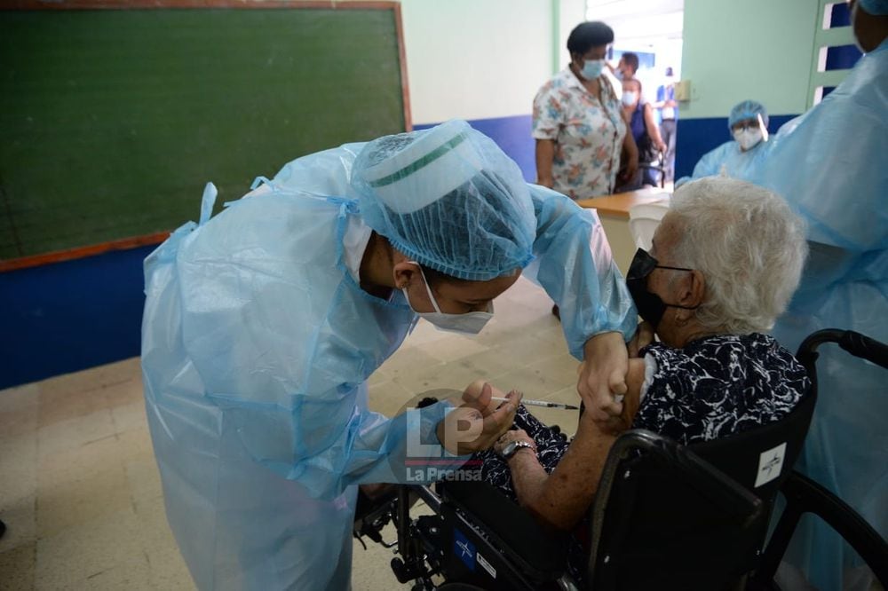 Proceso de vacunación se extiende al área norte del distrito de Panamá; se espera inmunizar a 6 mil personas por día