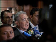 Uribe pide a María del Pilar Hurtado que revele detalles del espionaje