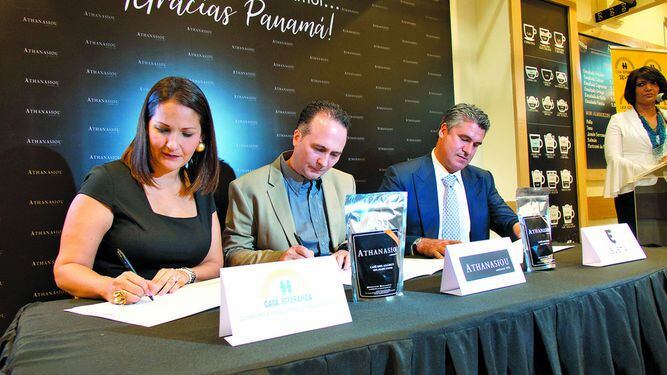 Alianza entre Athanasiou, Casa Esperanza y Café Eleta