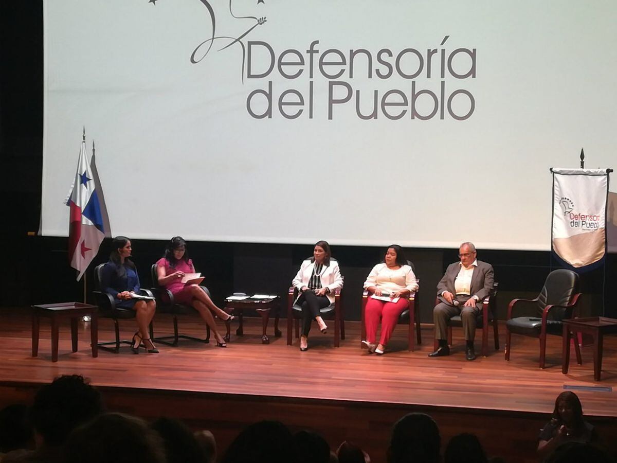 El conversatorio sobre derechos de las mujeres en Panamá al que solo asistió una candidata
