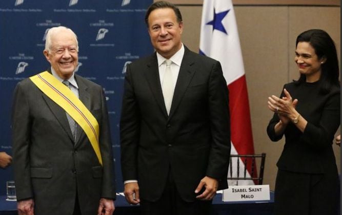 Jimmy Carter recibe condecoración Manuel Amador Guerrero