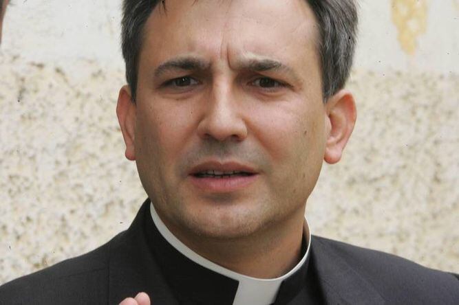 Papa Francisco ordena arrestar al obispo Lucio Vallejo, miembro del Opus Dei, por divulgar documentos secretos