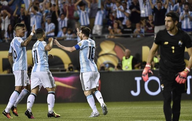 Con tres goles de Messi, Argentina vence 5-0 a Panamá