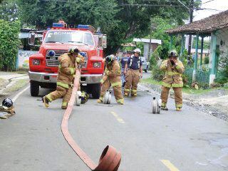 En Herrera faltan más bomberos