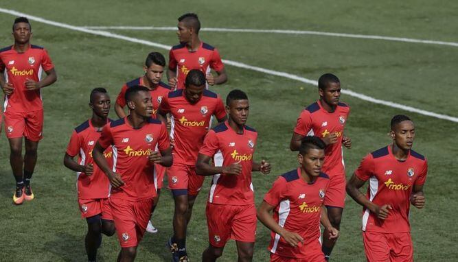 Panamá entrena para amistoso con Guatemala; Bolillo Gómez apunta hacia Jamaica