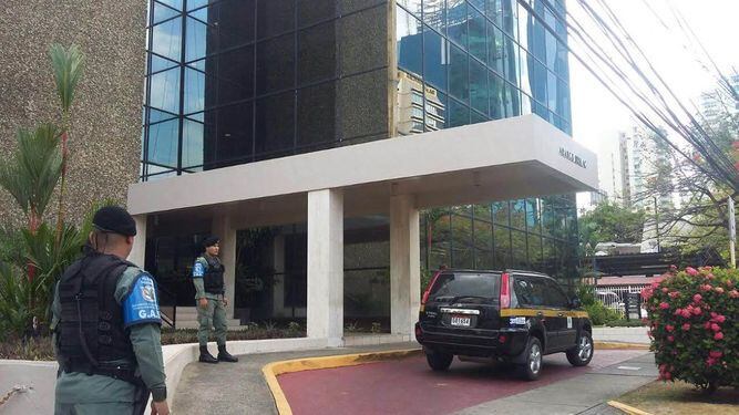 Fiscalía allana oficinas de Mossack Fonseca en Panamá