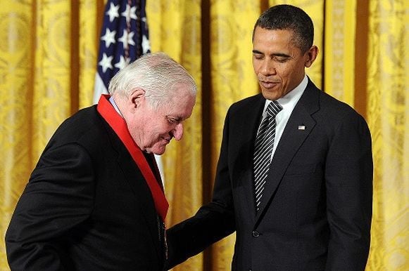 Poeta estadounidense John Ashbery muere a los 90 años