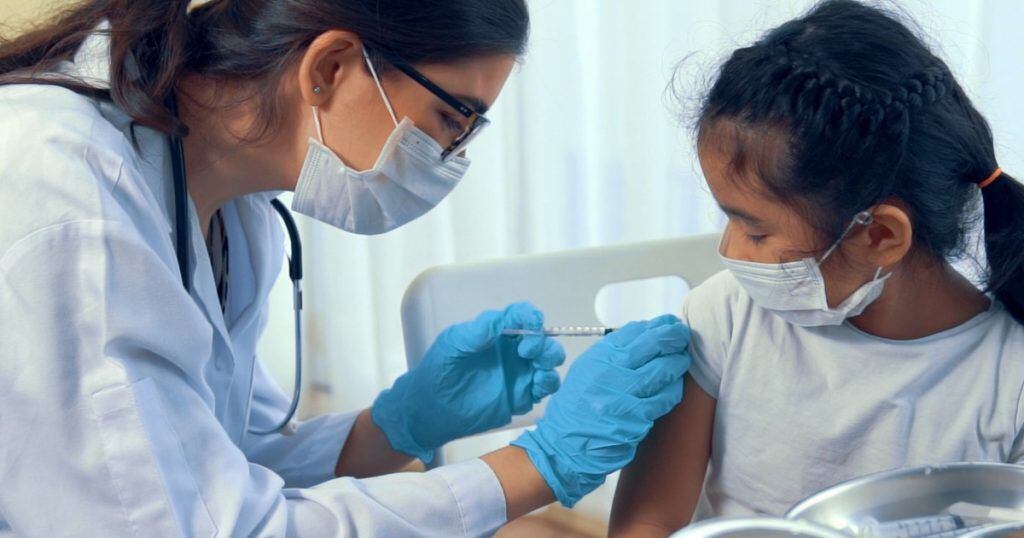 ¿Podemos confiar en las vacunas contra Covid en niños y niñas?